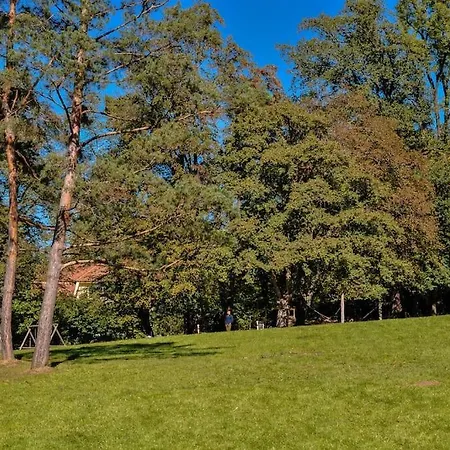 Ruhiges In Der Naehe Von Park Und Krankenhaus Mit Gratis Parkplatz Apartmán