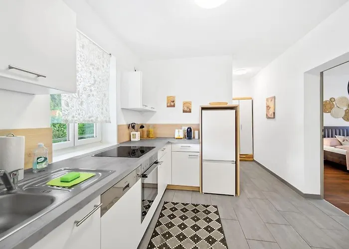 Apartmán Ruhiges In Der Naehe Von Park Und Krankenhaus Mit Gratis Parkplatz