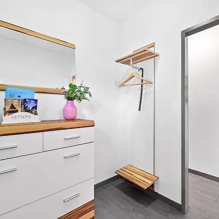 公寓 Ruhiges In Der Naehe Von Park Und Krankenhaus Mit Gratis Parkplatz