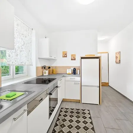 公寓 Ruhiges In Der Naehe Von Park Und Krankenhaus Mit Gratis Parkplatz