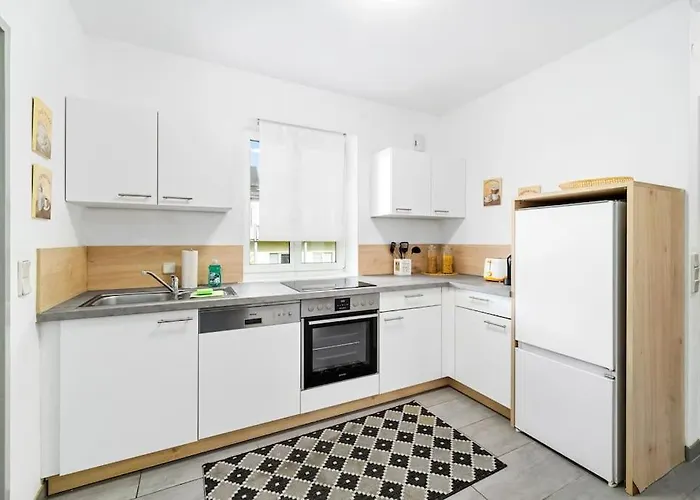 Ruhiges In Der Naehe Von Park Und Krankenhaus Mit Gratis Parkplatz * غراتس