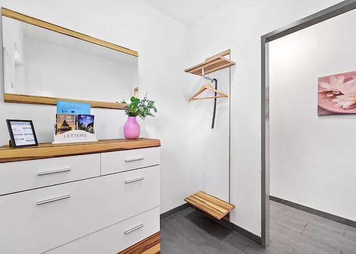 Appartement Ruhiges In Der Naehe Von Park Und Krankenhaus Mit Gratis Parkplatz