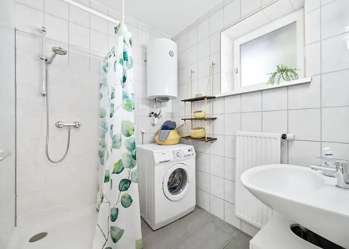 Ruhiges In Der Naehe Von Park Und Krankenhaus Mit Gratis Parkplatz Appartement