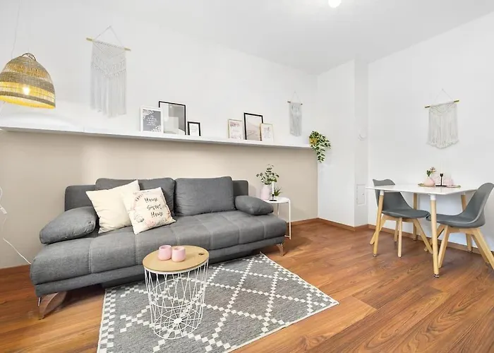 Ruhiges In Der Naehe Von Park Und Krankenhaus Mit Gratis Parkplatz *